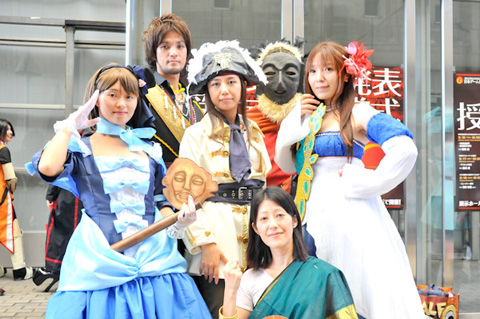 ‘九游体育官网入口’《站住!小偷》剧组亮相金鸡百花 郑云携主创劲歌热舞欢乐开场(图4) 九游体育app